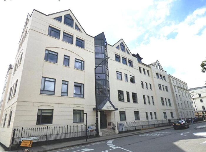 1 Bedroom Apartment For Sale In Clarendon Avenue, Leamington Spa, Warwickshire, CV32