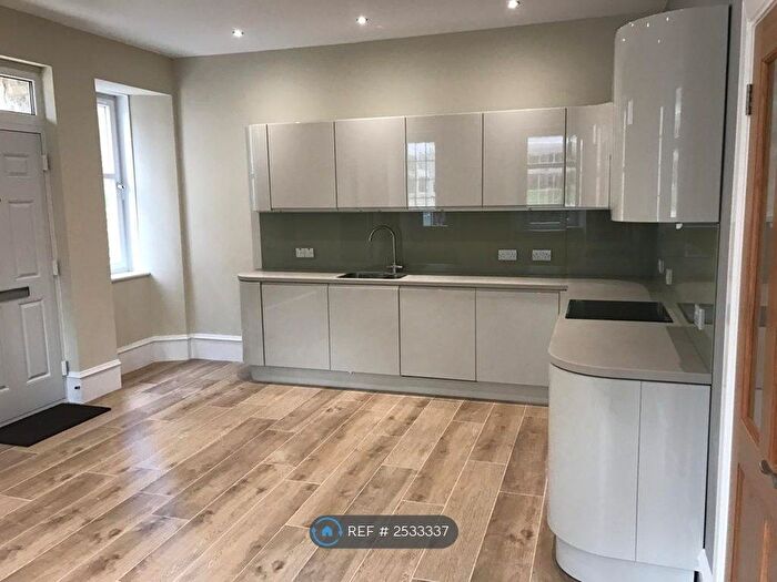 1 Bedroom Flat To Rent In Fergus Drive, Glasgow, G20