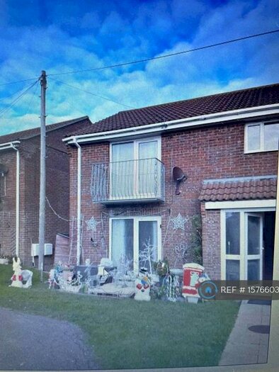 2 Bedroom Flat To Rent In Sandsfoot Court, Weymouth, DT4