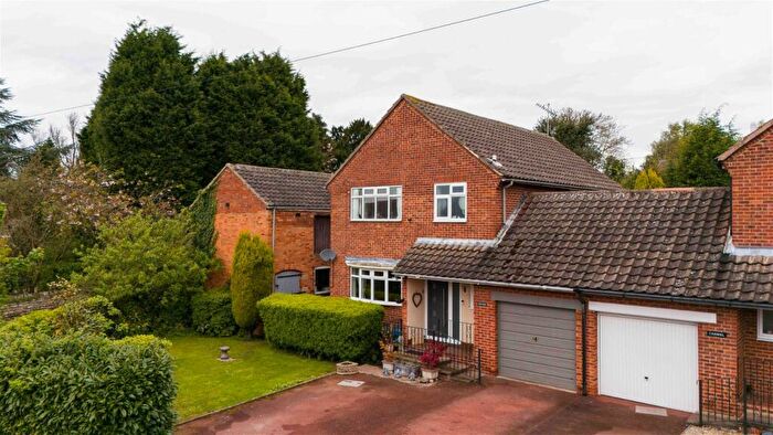 4 Bedroom Detached House For Sale In Low Street, East Markham, Newark, NG22