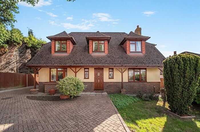 3 Bedroom Detached House For Sale In Woodside Road, Bromley, BR1