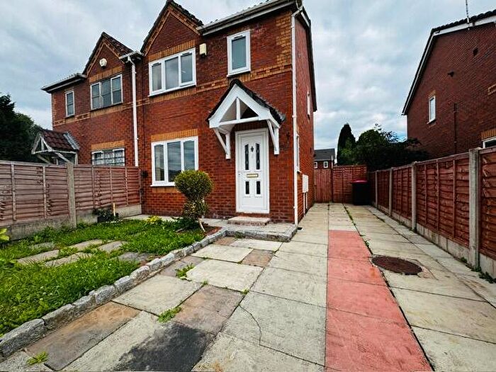 3 Bedroom Semi-Detached House To Rent In Buckfield Avenue, Salford, M5