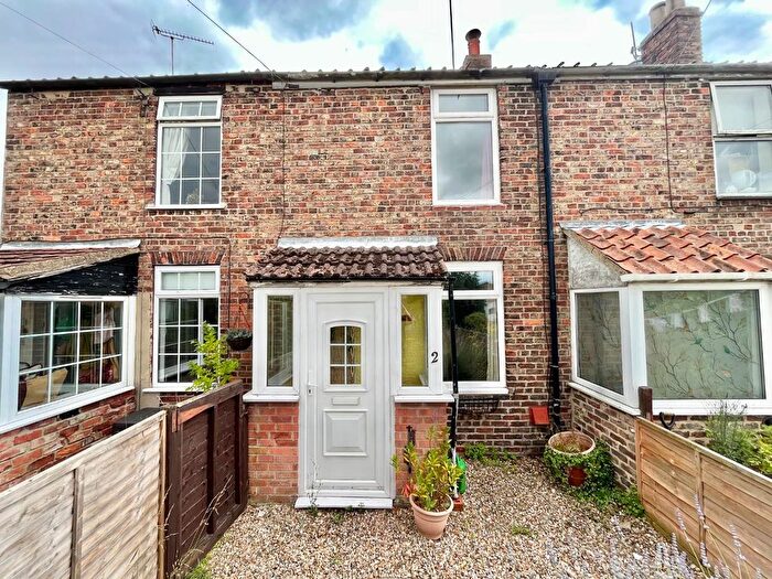 2 Bedroom Terraced House For Sale In Bed Mid-Terraced House, Lamb Row, Rudston, Driffield, YO25