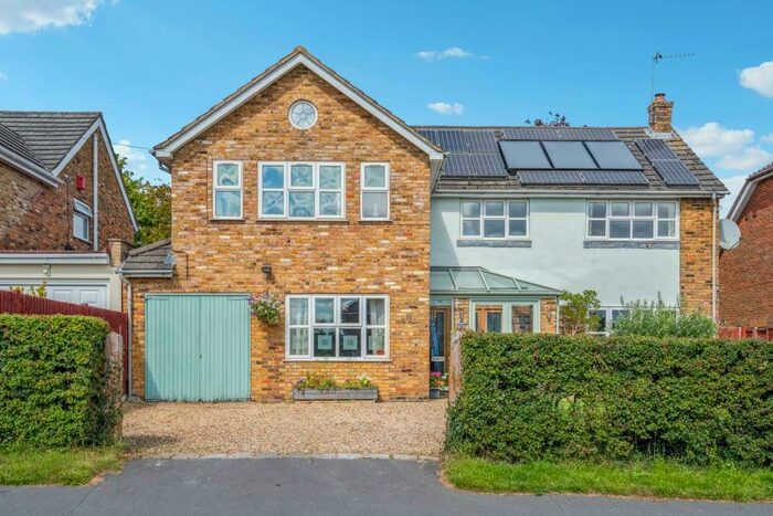 4 Bedroom Detached House For Sale In Elizabeth Avenue, Little Chalfont, Buckinghamshire, HP6