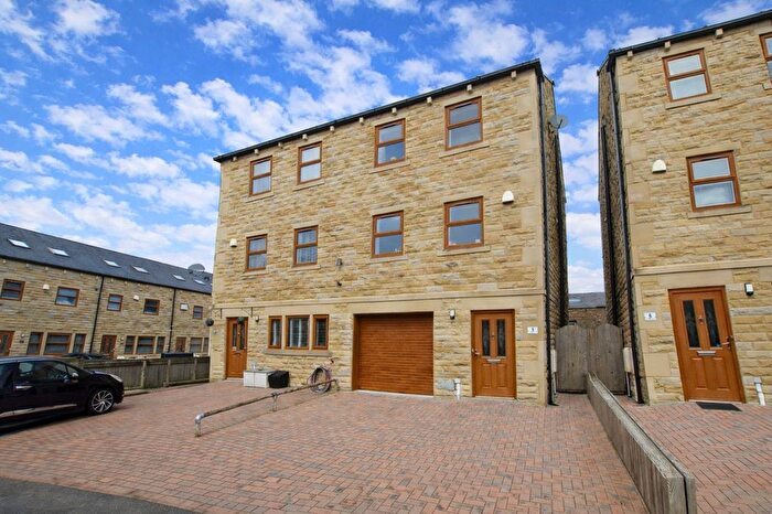 4 Bedroom Semi Detached House For Sale In Mill Bank Close, Todmorden, OL14