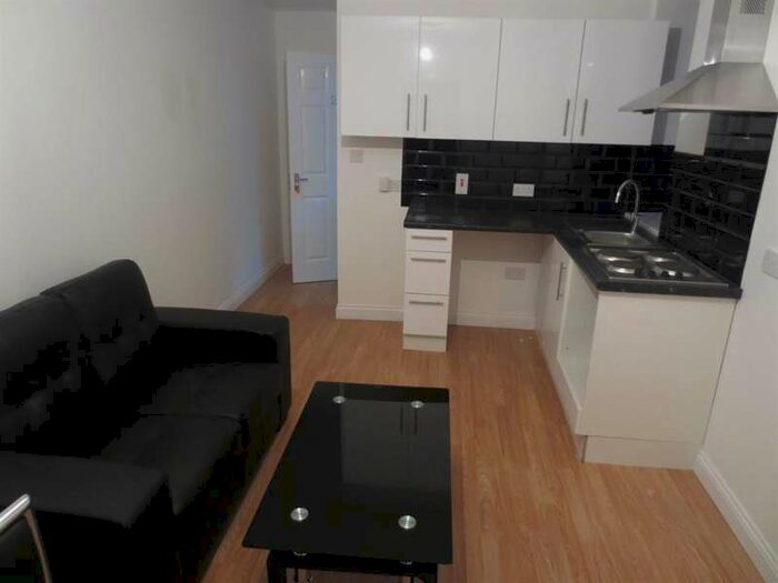 1 Bedroom Flat To Rent In Flat 2, Wingrove Road, Arthurs Hill, Newcastle Upon Tyne, NE4