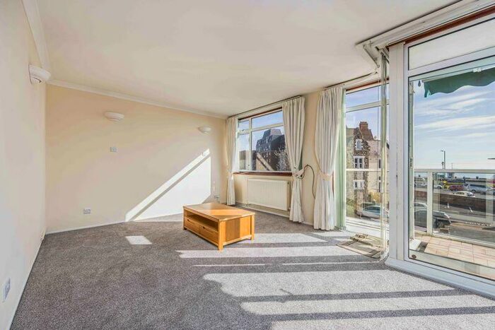 2 Bedroom Apartment To Rent In Eastern Villas Road, Southsea, PO4