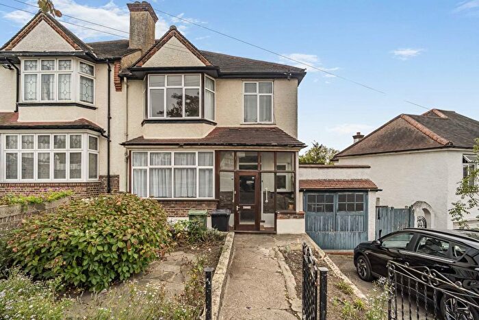 3 Bedroom Flat For Sale In Valleyfield Road, Streatham, SW16