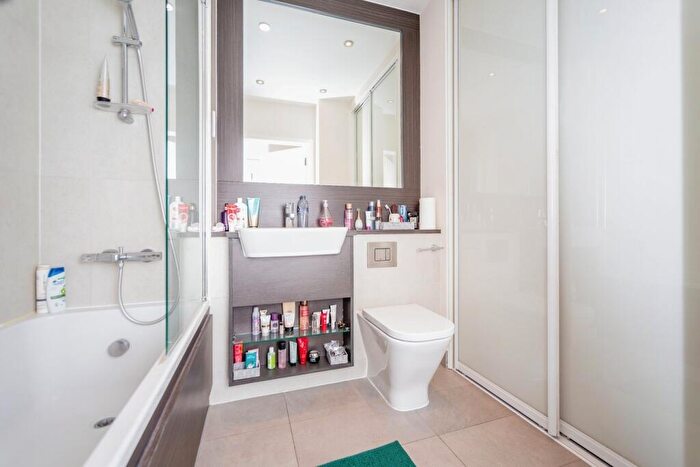 1 Bedroom Apartment For Sale In Pegasus Way, Gillingham, ME7