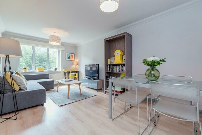 2 Bedroom Flat To Rent In Hoxton Square, London, N1