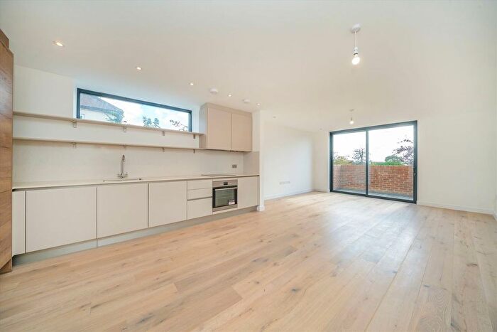 1 Bedroom Flat For Sale In Cottenham Park Road, Wimbledon, SW20