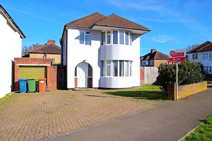 3 Bedroom Detached House To Rent In The Ridgeway, Harrow, HA2
