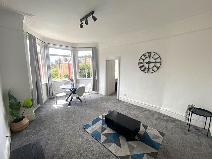 1 Bedroom Flat To Rent In Hoveden Road, Cricklewood, NW2