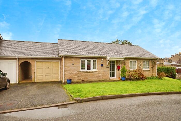 3 Bedroom Bungalow For Sale In North Street, Pwllheli, Gwynedd, LL53