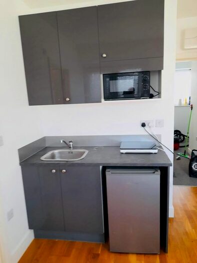 Studio To Rent In Mile End Road, London, E3