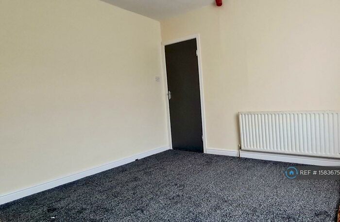 4 Bedroom Terraced House To Rent In Spring Place, Bradford, BD7