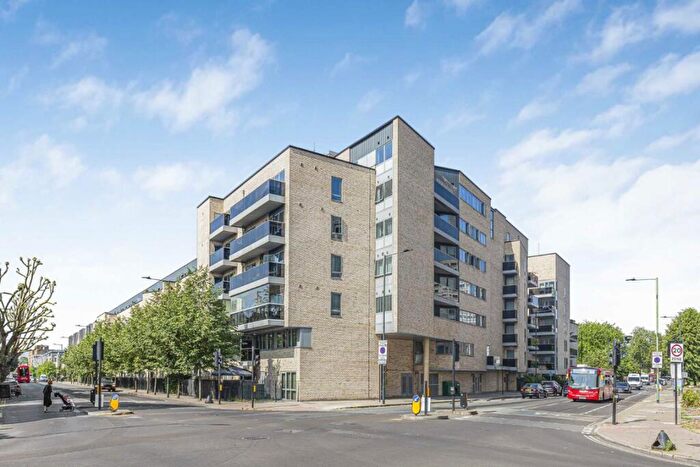 2 Bedroom Flat To Rent In Carlton Vale, Kilburn Park, NW6