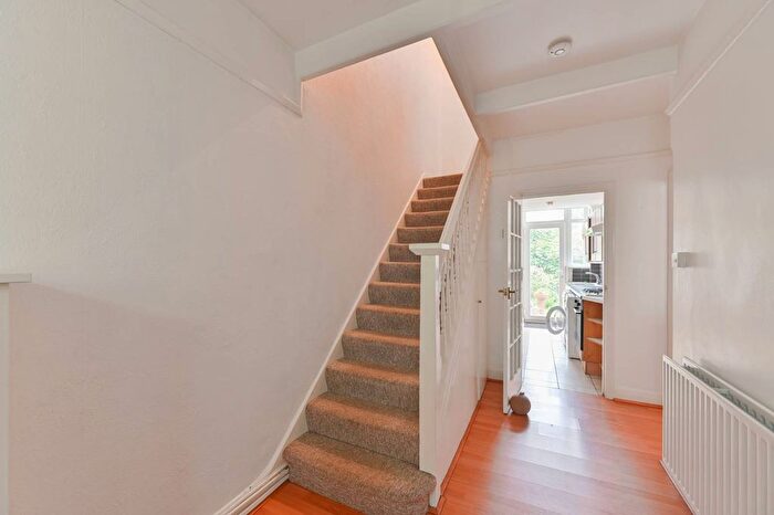 4 Bedroom Property To Rent In Fontaine Road, Streatham Common, London, SW16