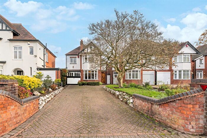 4 Bedroom Detached House For Sale In Warwick Road, Solihull, B92