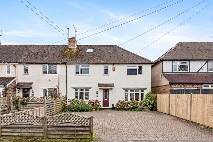 5 Bedroom End Of Terrace House For Sale In New Street, Crawley, RH10