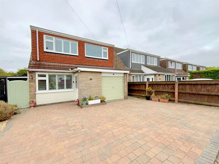 3 Bedroom Detached House For Sale In Picksley Crescent, Holton-Le-Clay, Grimsby, DN36