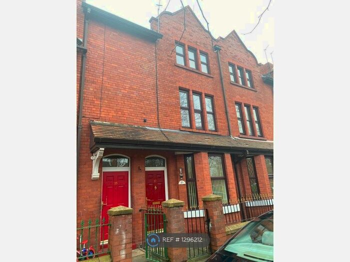 3 Bedroom Terraced House To Rent In Regent Square, Salford M5