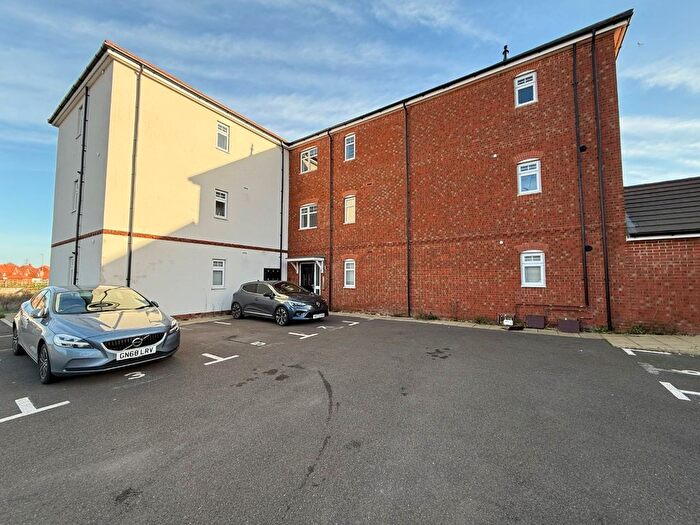 1 Bedroom Flat For Sale In Harebell Gardens, Houghton Regis, LU5