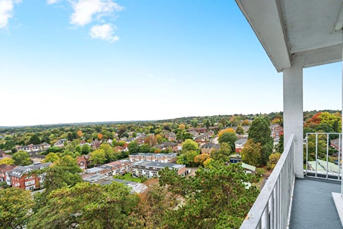 4 Bedroom Flat For Sale In Guildford Road, Woking, Surrey, GU22