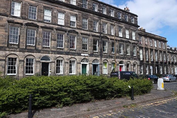 4 Bedroom Flat To Rent In East Claremont Street, Bellevue, Edinburgh, EH7