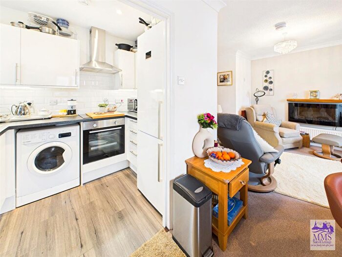 2 Bedroom Property For Sale In Trafalgar Road, Gravesend, DA11