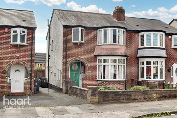 3 Bedroom Semi Detached House For Sale In The Lindens, Harborne, B32