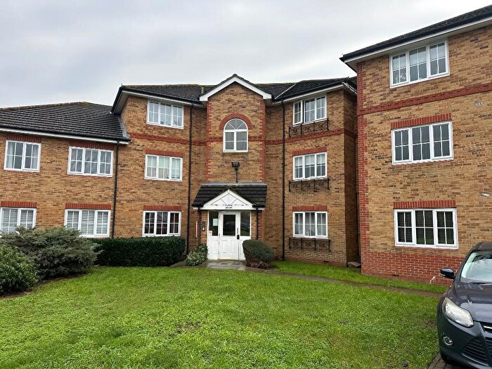 2 Bedroom Flat For Sale In Maybank Avenue, Hornchurch, London, RM12