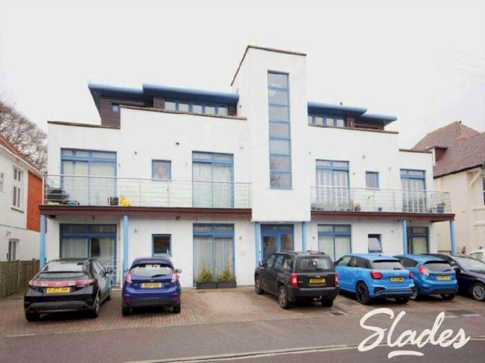 2 Bedroom Apartment To Rent In Stourcliffe Avenue, Southbourne, Bournemouth, BH6