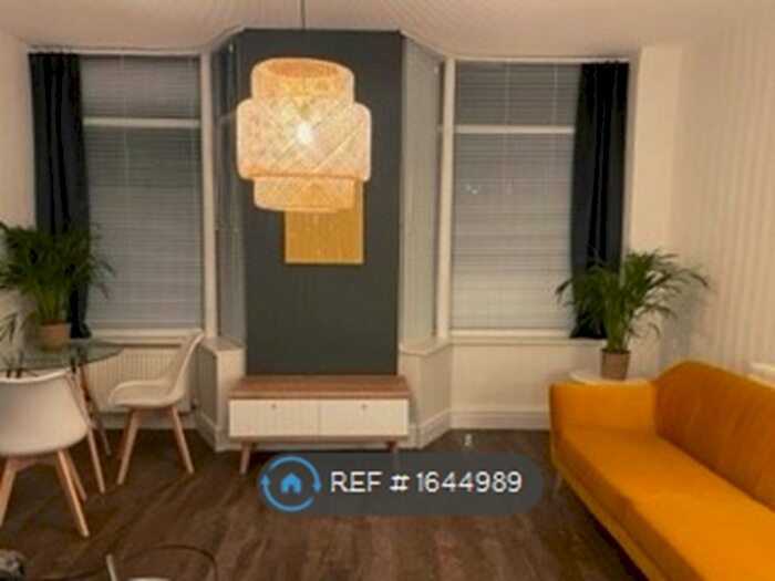 1 Bedroom Flat To Rent In Mill Lane, Macclesfield, SK11