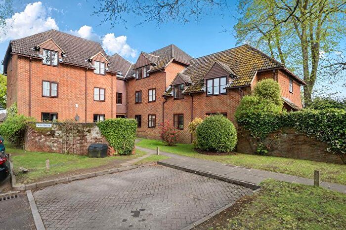 2 Bedroom Flat To Rent In Summerhouse Road, Godalming, GU7