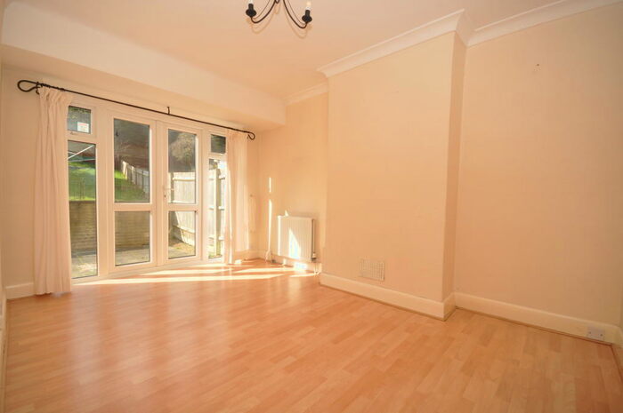 3 Bedroom Terraced House To Rent In Grosvenor Avenue, Chatham, ME4