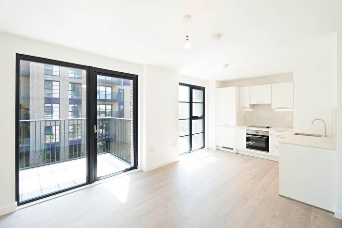 1 Bedroom Flat To Rent In Burlington Road, New Malden, KT3