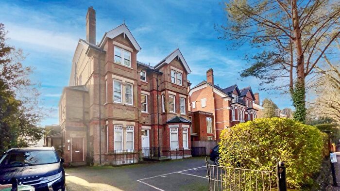 2 Bedroom Flat For Sale In Shepherds Hill, Highgate, N6