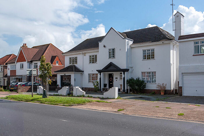 5 Bedroom Detached House For Sale In Sompting Avenue, Gaisford, BN14