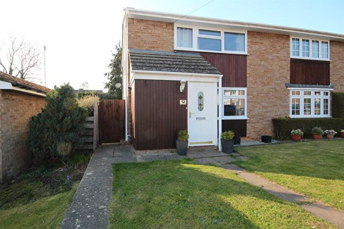 3 Bedroom Semi-Detached House To Rent In Finchams Close, Linton, Cambridge, CB21