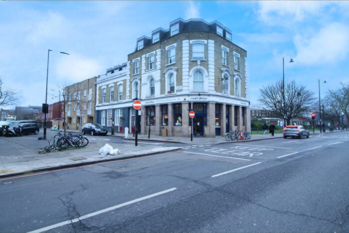 2 Bedroom Flat To Rent In Median Road, Lower Clapton, Hackney, E5