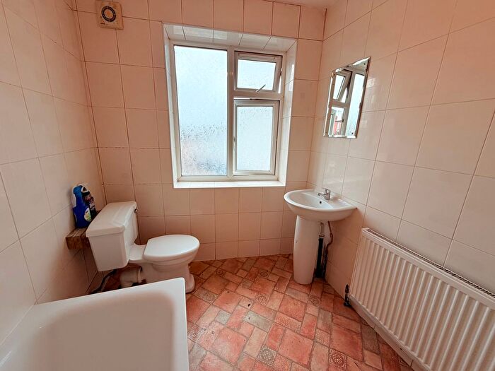 3 Bedroom Flat To Rent In Joel Street, Northwood, HA6