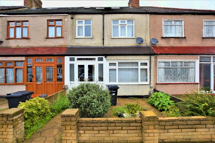 4 Bedroom Terraced House To Rent In Eton Road, Ilford, IG1