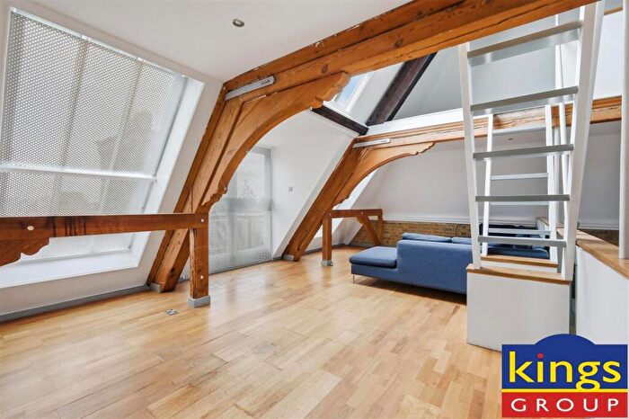 4 Bedroom Penthouse For Sale In Lansdowne Drive, London, E8 - Photo 12