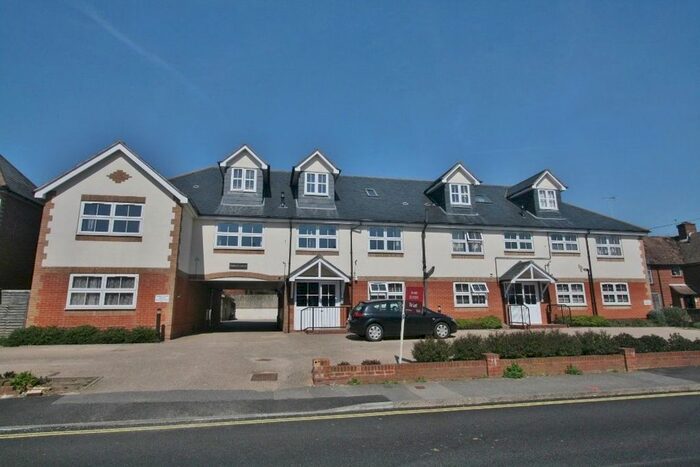 2 Bedroom Flat To Rent In Soper Grove, Basingstoke, RG21