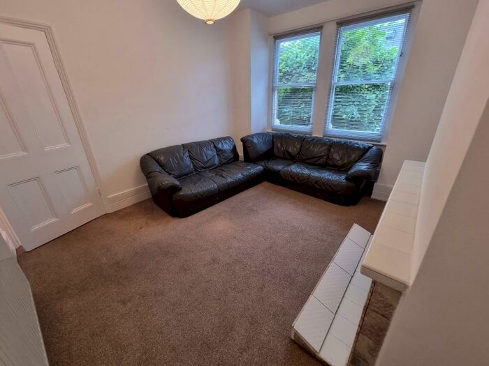 2 Bedroom Flat To Rent In Princess May Road, London, N16