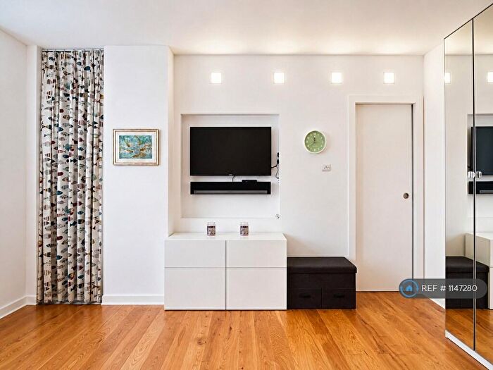 1 Bedroom Flat To Rent In Cliffords Inn, London, EC4A