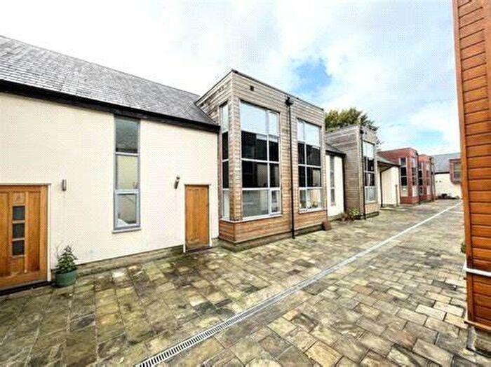 2 Bedroom Apartment To Rent In Upper Carr Lane, Calverley, Pudsey, West Yorkshire, LS28