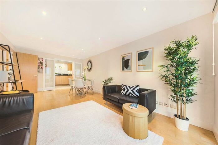 2 Bedroom Flat To Rent In Vauxhall Bridge Road, London, SW1V