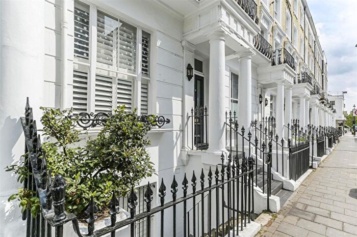 2 Bedroom Flat For Sale In Chepstow Road, London, W2